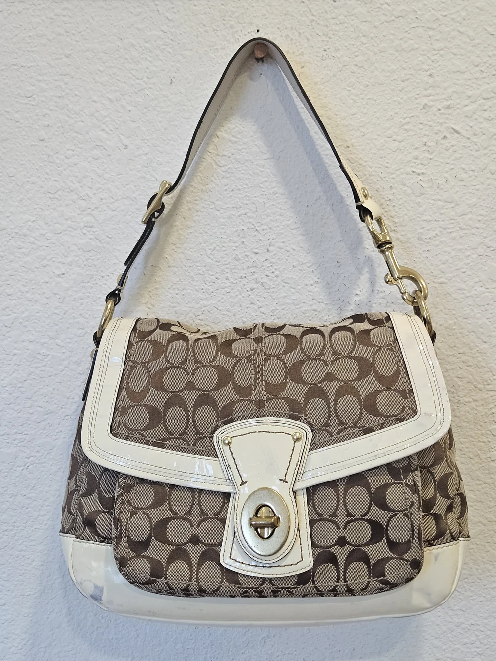 Vintage Coach Legacy Signature Ali Flap Shoulder Bag (Style F12857)